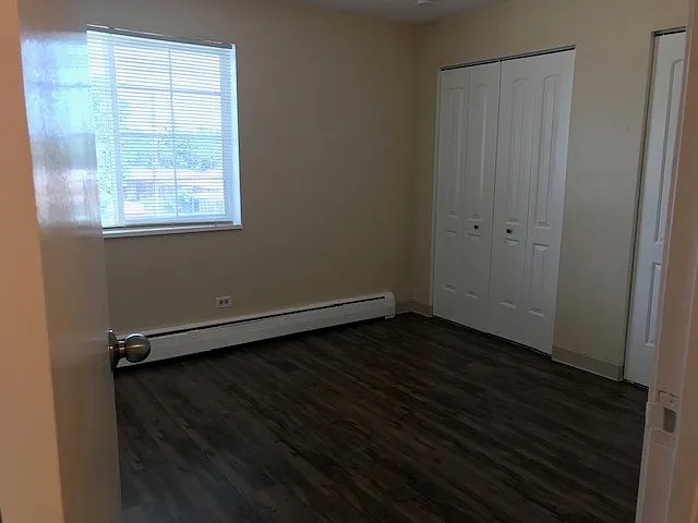 1829 Warren Ave — Photo 15