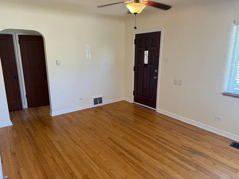 5907 E 14th Ave — Photo 11