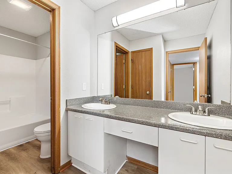 Oak Ridge Park Apartments — Photo 24