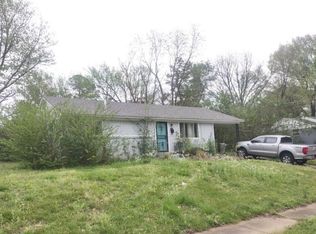 1104 S White Station Rd, Memphis, TN 38117