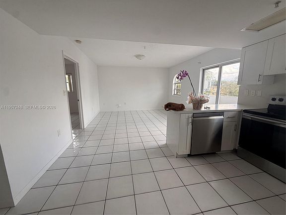 3rd image of 3052 SW 27th Ave APT 301