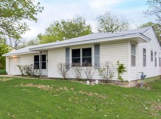 1233 SW 5th St, Grand Prairie, TX 75051