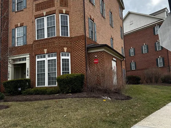 3658 Carriage Hill Dr #3658, Frederick, MD 21704