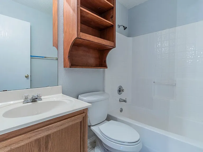 6433 Riverwater Trl — Photo 9