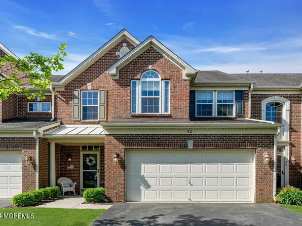 42 Oak Leaf Lane, Tinton Falls, NJ 07724