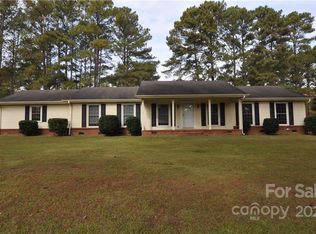 648 Pineview Lakes Rd, Chester, SC 29706