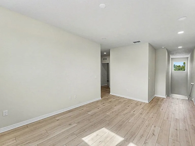 2549 Mario Way — Photo 12