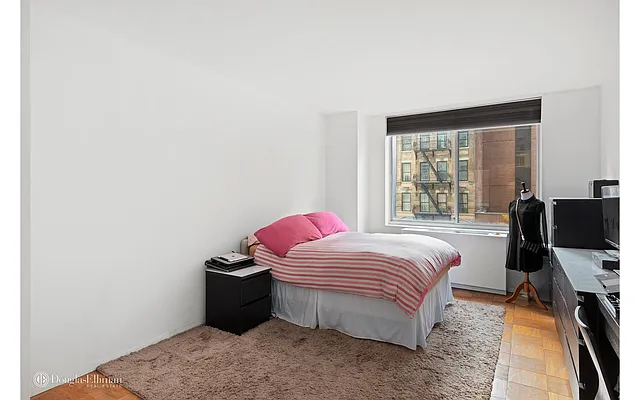 Sold by Douglas Elliman | media 23