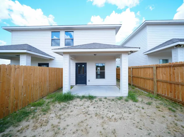 5221 Vista Trail Dr, Laredo, TX 78504