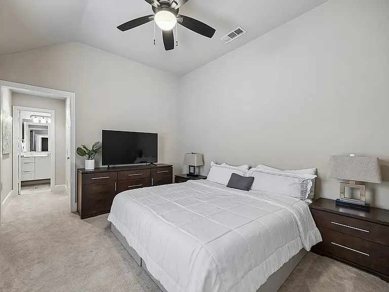 9004 Cypress Creek Rd — Photo 24