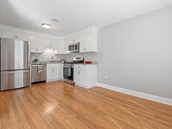 4th image of 344 Elm Street #41