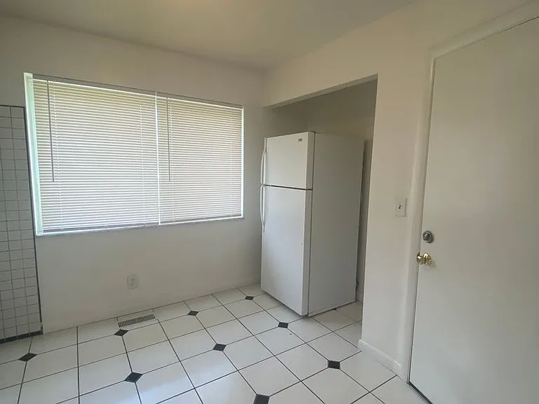 Northbrook Apartments — Photo 37