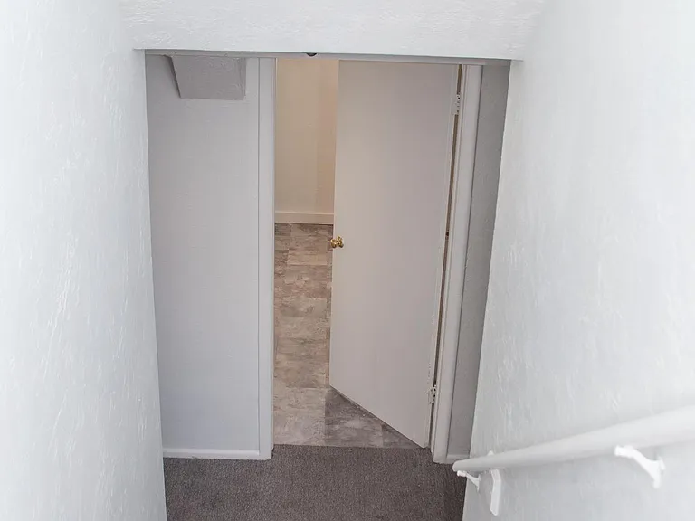 242 E 500 N — Photo 17