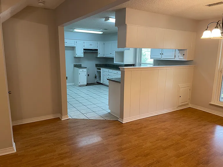 212 Lexington Dr — Photo 13