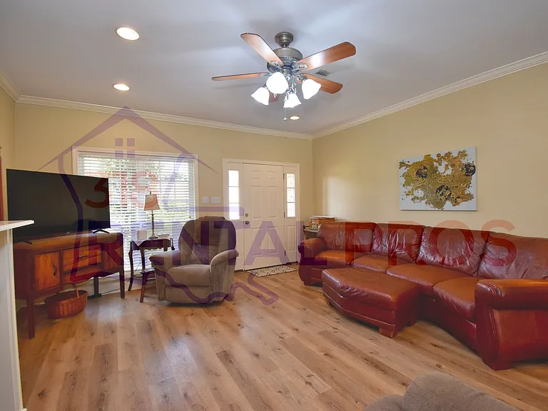 1119 Lisa Ln — Photo 6