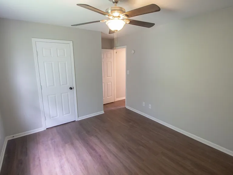 1509 Olympic Blvd — Photo 17
