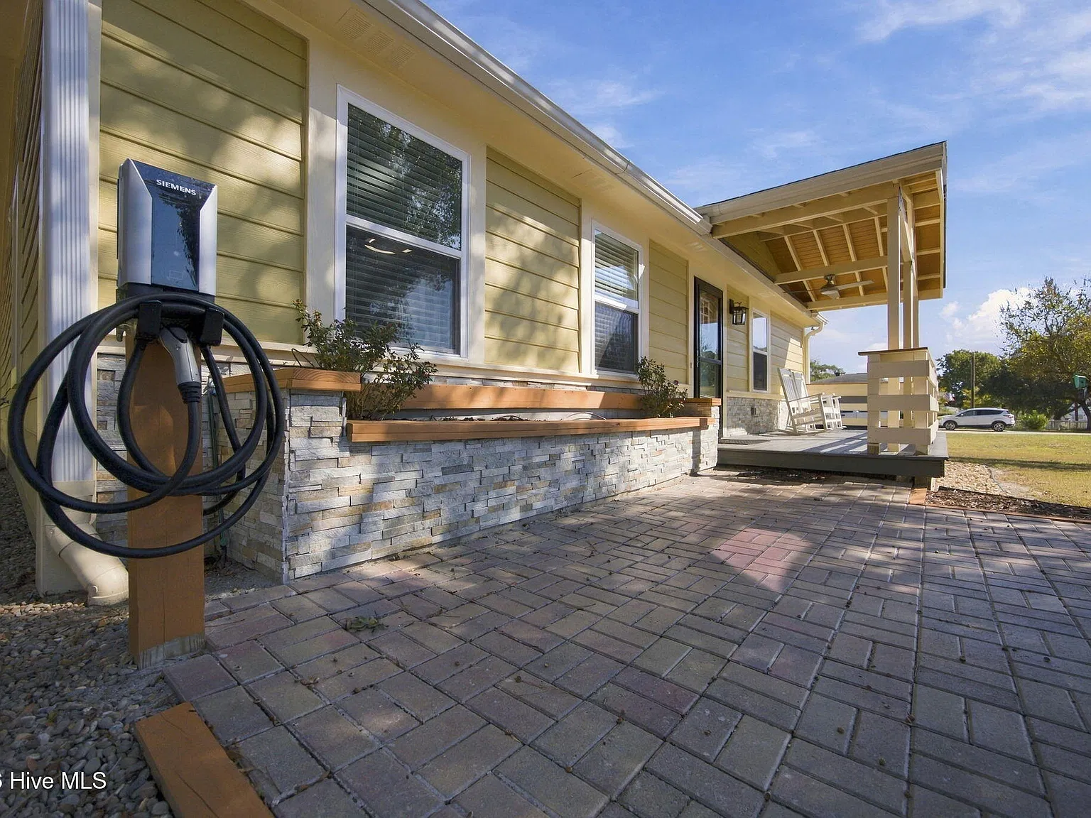 2 bed, 2.5 bath, 1450 sqft, $2,950 — Photo 4