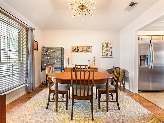 5th image of 1905 Deepwood Dr