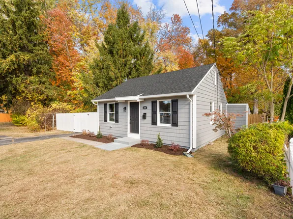 210 Handel Rd, East Hartford, CT 06118