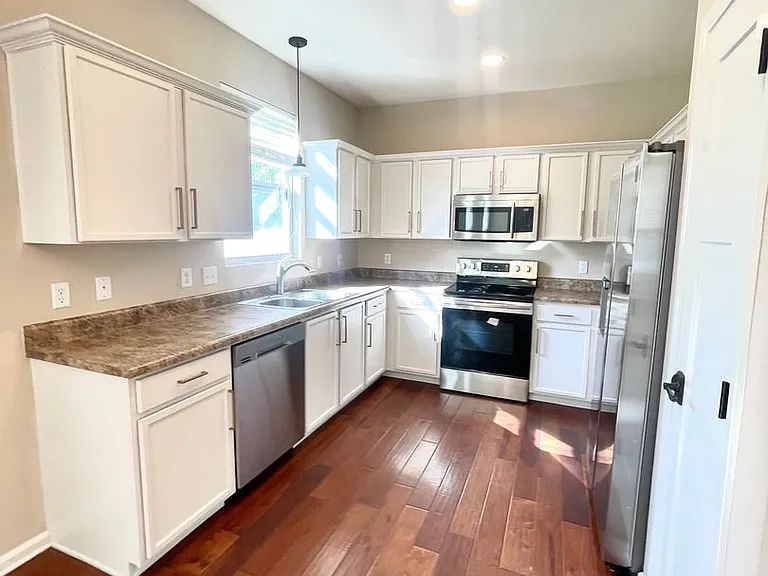 16510 Loop St — Photo 5