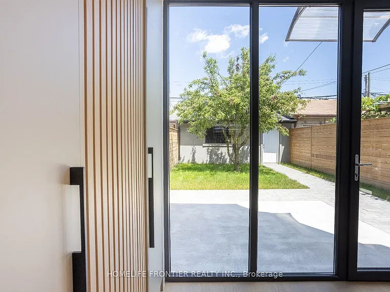 179 Palmerston Ave — Photo 10