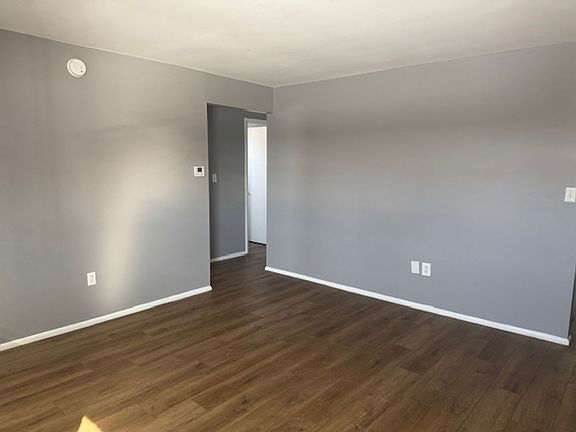 5th image of 5460-5466 Bellefontaine Rd