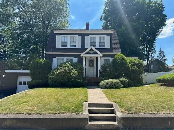 9 Wolfenden St, Attleboro, MA 02703