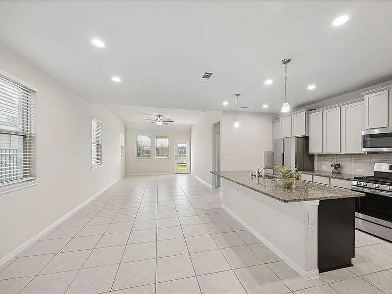 756 Lake Lacosta Dr — Photo 3