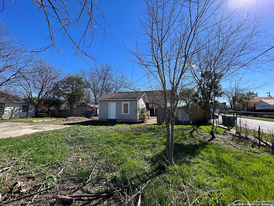 2nd image of 200 Belmont