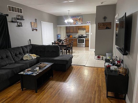 2nd image of 1102 4th Ave