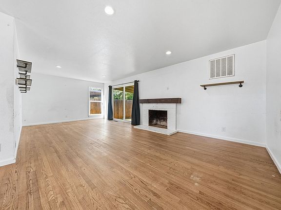 5th image of 2300 Jonquil Way
