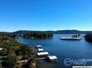 4 Shoreline Cir, Guntersville, AL 35976