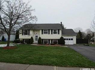 127 Overland Trl, West Henrietta, NY 14586