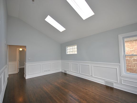2nd image of 5312 N Mulligan Ave