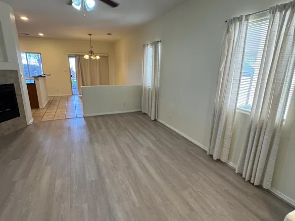 5651 Valle Alegre Rd NW, Albuquerque, NM 87120