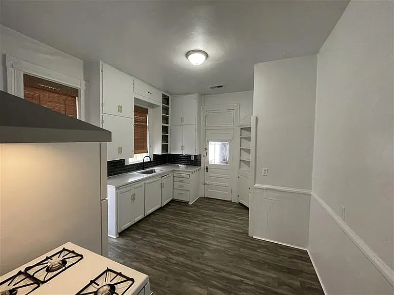 306 Walter St SE — Photo 27