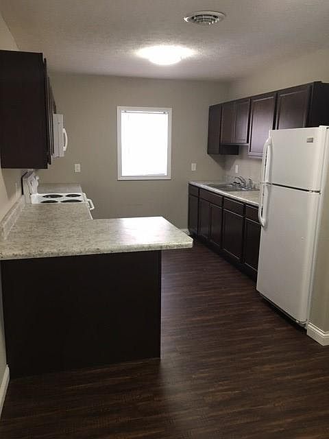 2nd image of 631 Main St #102