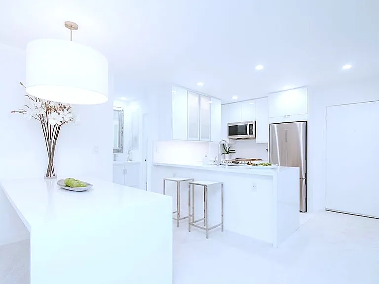 11645 Montana Ave — Photo 13
