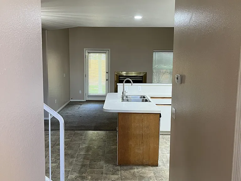 5933 N Cobbler Ln — Photo 4