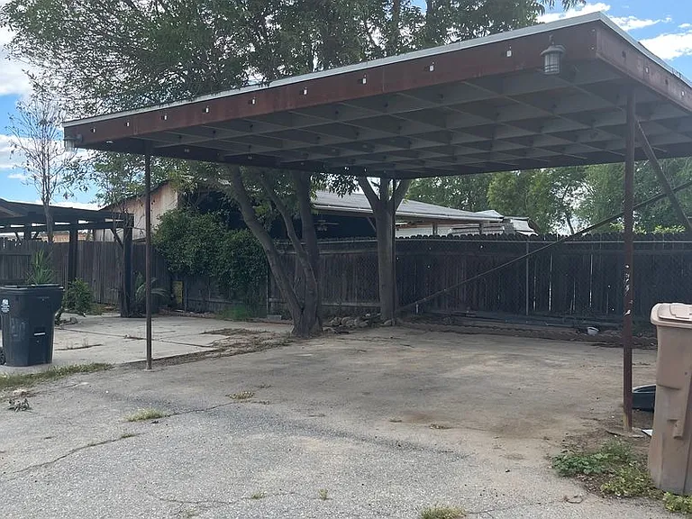 265 Hudson Dr — Photo 3
