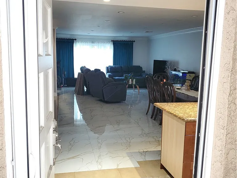 351 E Verdugo Ave #E — Photo 4