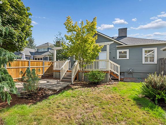 5th image of 3405 NE 46th Ave