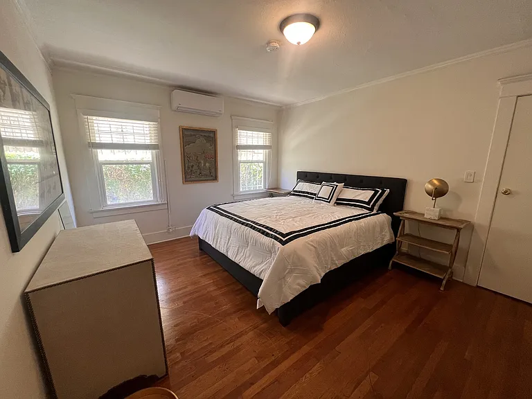 S Norton Ave — Photo 8