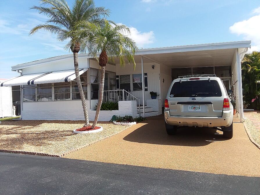 1st image of 903 Rainbow Ln