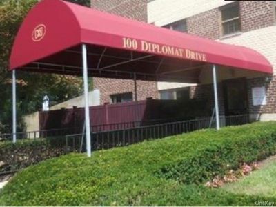 100 Diplomat Dr APT 8N, Mount Kisco, NY, 10549