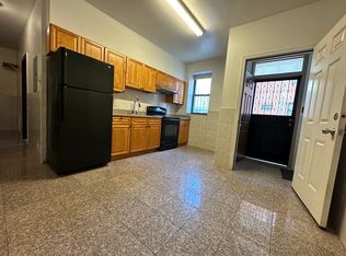 1235 N 15th St #1C, Philadelphia, PA 19121
