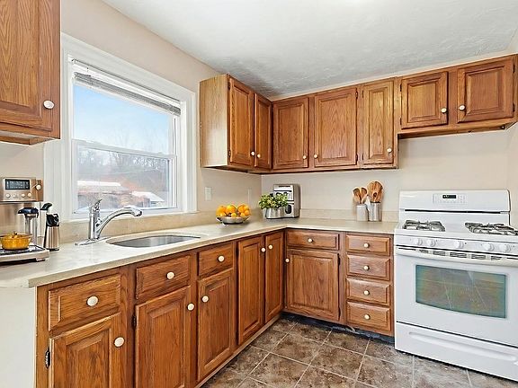 2nd image of 383 Summer St