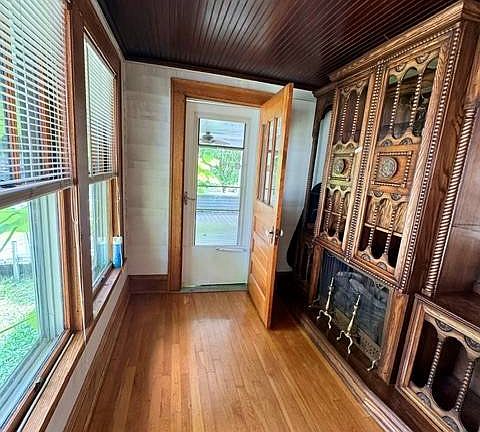 4th image of 1173 Poca Rd