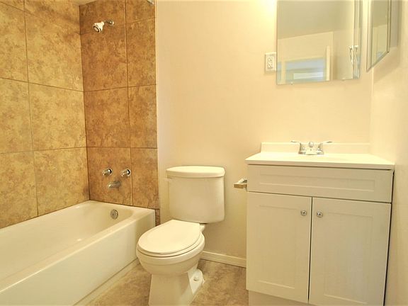 5th image of 5415 W Earll Dr