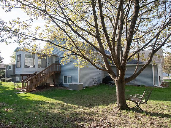 3rd image of 1617 19th St NE